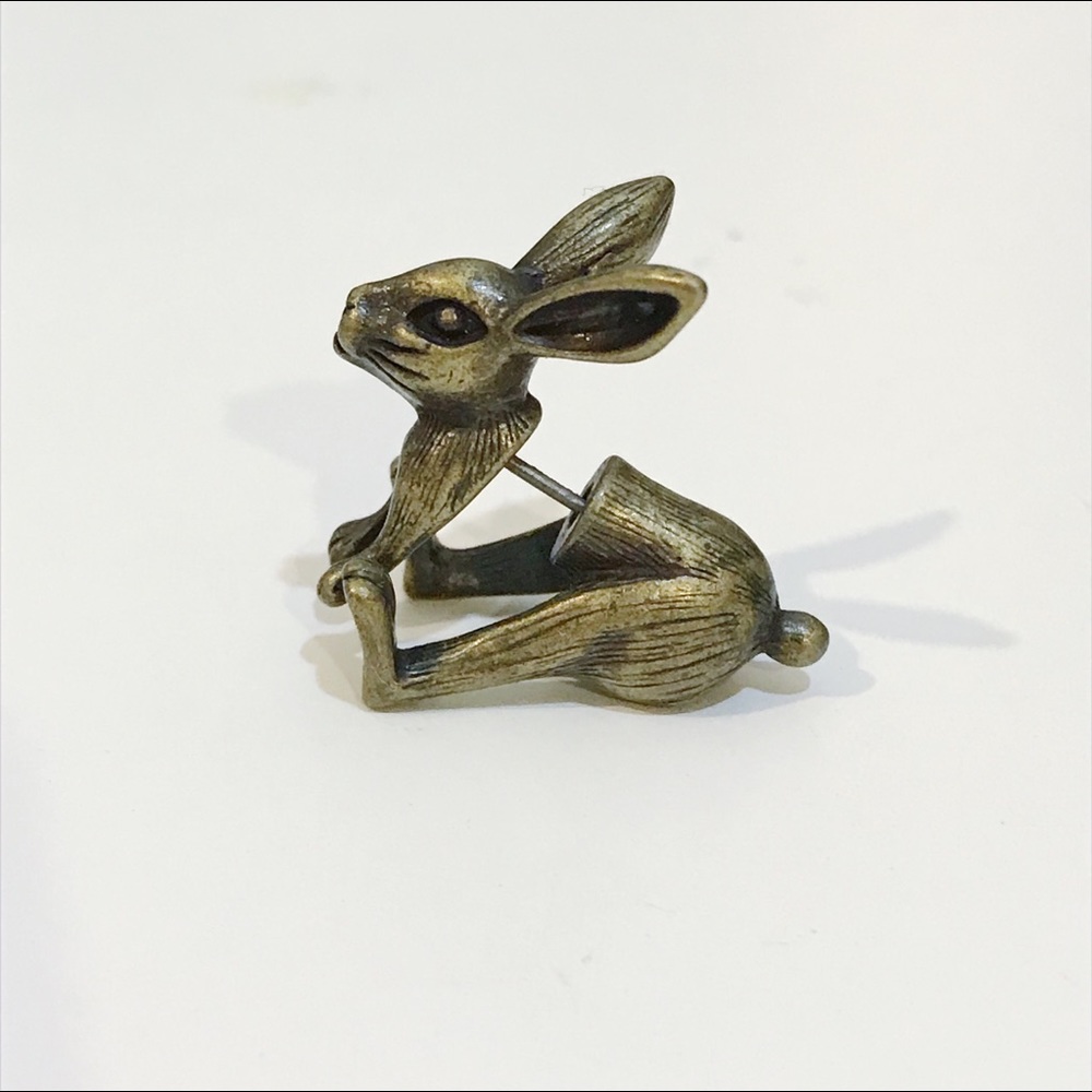 Unique Rabbit Earring